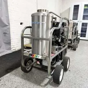 REFURBISHED 4000 PSI, 4 GPM Hot Water Washer - Honda GX390 - Comet Direct Drive Pump